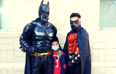 El Robin Cordobés que ayuda al Batman Solidario - Expresión Norte