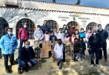 Un médico a todo terreno: Asiste en una escuela rural a quienes más lo necesitan Médico