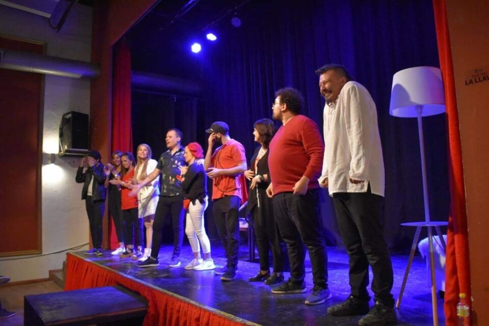 Curso presencial de Teatro para jóvenes y adultos en “La Lllave”
