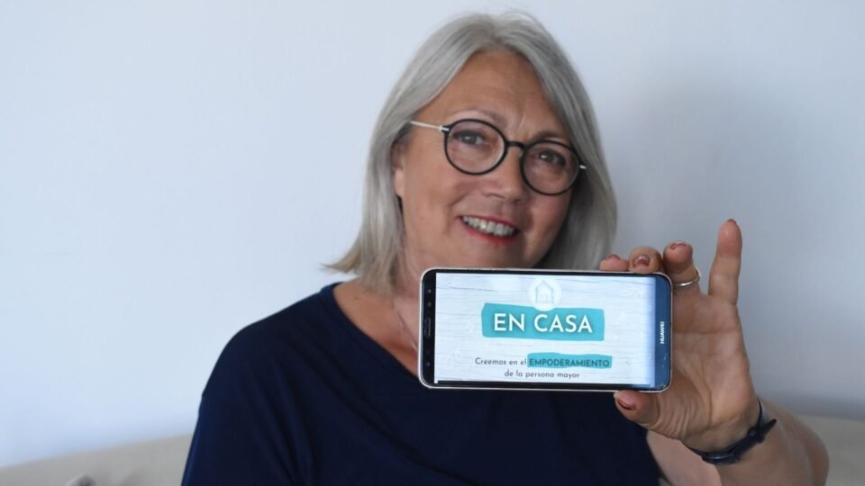 En la Universidad Siglo 21 desarrollaron una app que busca la inclusión de los adultos mayores