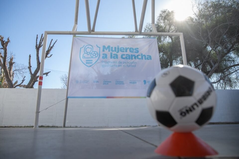 Mujeres a la Cancha