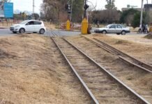 Concejal propone convertir vías de tren en avenidas