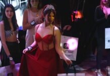 La modelo Milagros Cayguara fue elegida reina de “Karaokanta” Milagros Cayguara