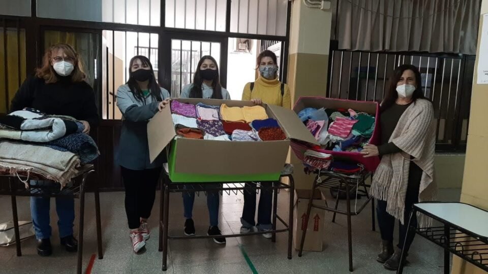 El Instituto Ceferino Namuncura hizo entrega de juguetes y donaciones en el merendero “Caritas Felices”