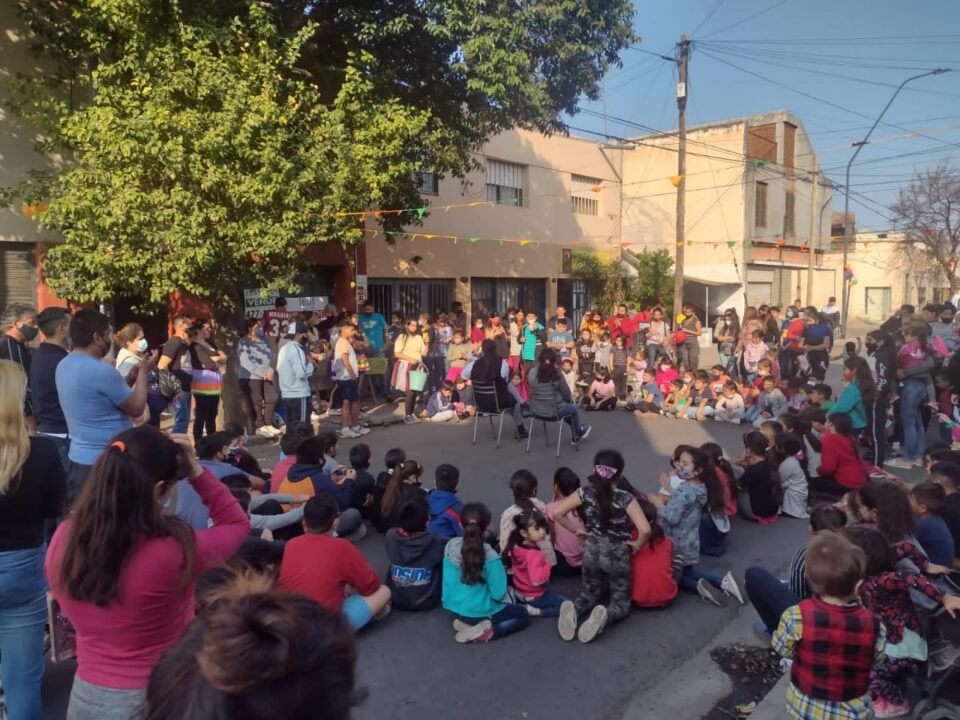 La agrupación “Pensamiento Generacional” organizó un festejo por el día del niño en B° San Martín
