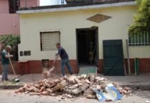 El Centro Vecinal Las Margaritas construye aulas para continuar con su apoyo escolar aulas