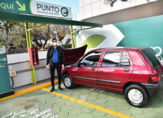 Movilidad Sustentable: Un cordobés convirtió a su Clio 98 en un auto eléctrico Auto Eléctrico