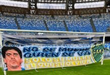 Son B° Poeta Lugones e hicieron una bandera de Maradona que llegó a Nápoles Maradona