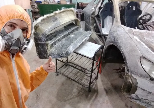 Un vecino de Villa Carlos Paz fabricó un auto de rally desde cero y en su propio garage