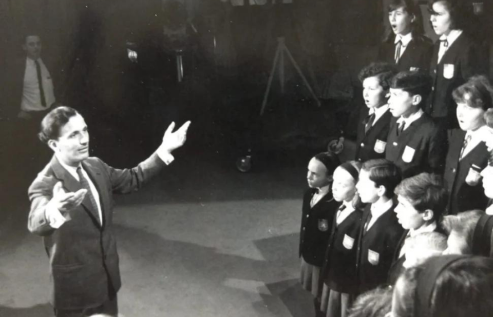 Pequeños Cantores