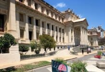 La ciudad se tiñe con los colores de la artista Eugenia Margarit