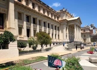 La ciudad se tiñe con los colores de la artista Eugenia Margarit
