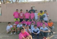Deporte solidario: la historia del padre que organiza colectas de ropa deportiva para donar a escuelitas de fútbol