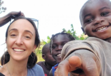 Cordobesa en África: Es médica y ejerce como voluntaria en una región abandonada Médica