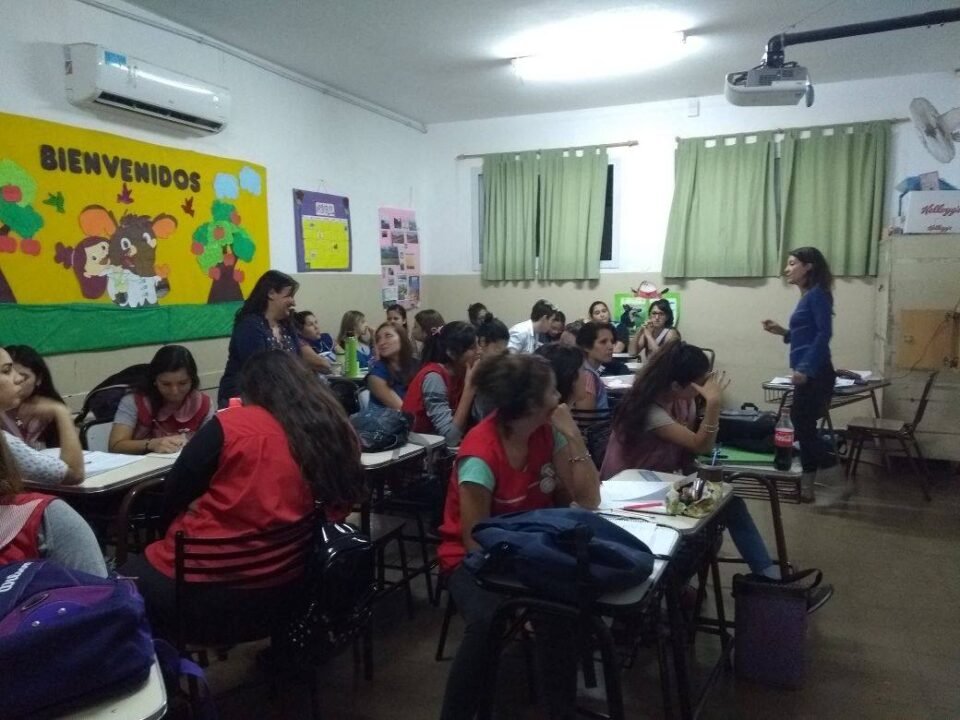 Taller de Orientación Vocacional en el Instituto Nuestra Señora y Santa Inés de B° La France