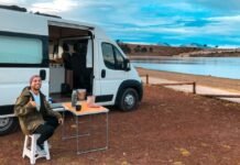 Armó un motorhome para recorrer el país con sus tres perros Motorhome