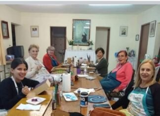 Clases de pintura en la iglesia Nuestra Señora de Belén de B° Parque Chacabuco