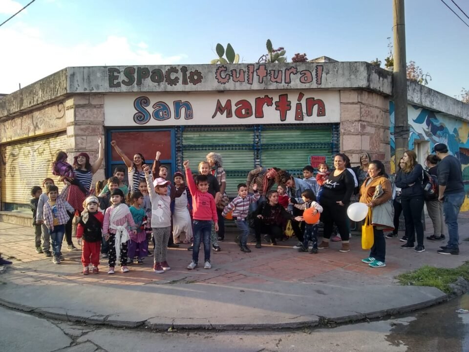 Mini Taller de Costura en el Espacio Cultural San Martín para chicos y chicas de 10 a 15 años
