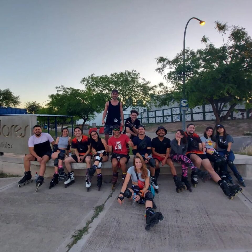 “Córdoba Rollea” te invita a recorrer los lugares icónicos de la ciudad en rollers