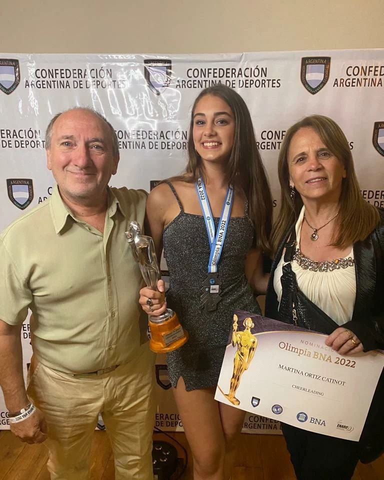 Martina Ortiz Catinot recibió el Olimpia de Plata y se convirtió la primera Cheerleader en obtener el premio