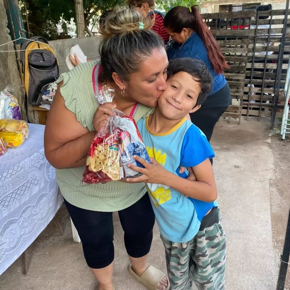 El comedor Riko Pan recibe donaciones de alimentos y útiles escolares para la vuelta a clases