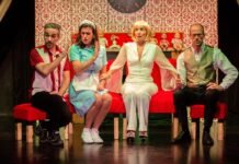 La obra de teatro “Permiso para ser yo” se presenta todos los viernes de abril en La Balsa Teatro