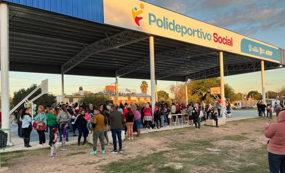 Vecinos de Bº Marqués Anexo disfrutan del nuevo Polideportivo Social