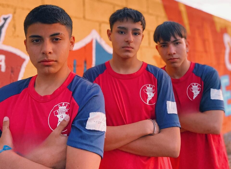 El Club América Unida de B° Argüello incorporó el sistema Braille en sus camisetas