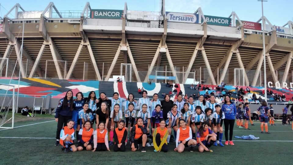 Gran festejo por el Día del Amigo en el Estadio Kempes