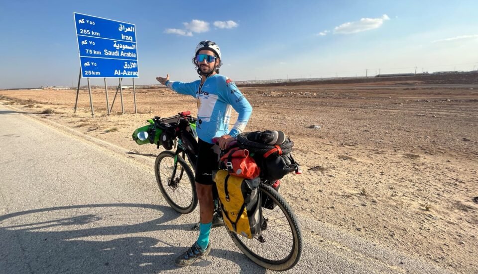 La historia del trotamundos cordobés que lleva visitados 60 países en Bici