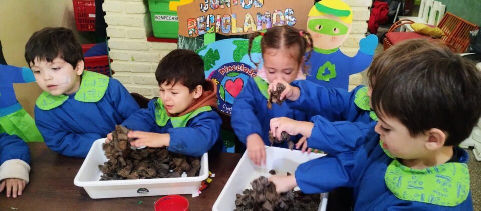 En el Jardín Pinceladas, los niños reciclan y cuidan el medio ambiente