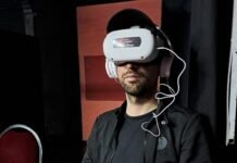 ¿Cómo es la primera obra de teatro donde los espectadores usan cascos de Realidad Virtual?