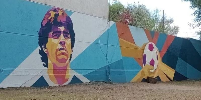 En B° Alto Verde, la Plaza Costa Rica tiene su mural “Maradoniano”