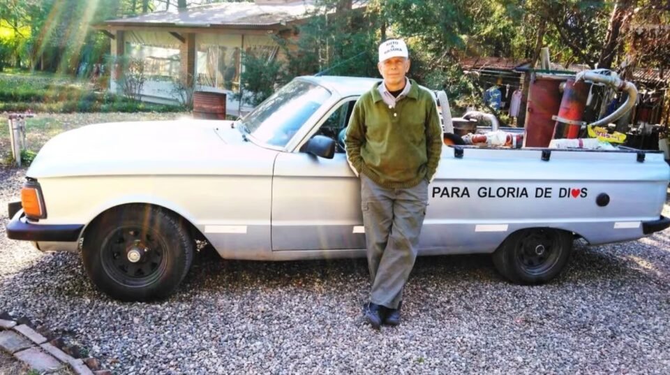 Un cordobés inventó el primer auto que funciona a basura y agua