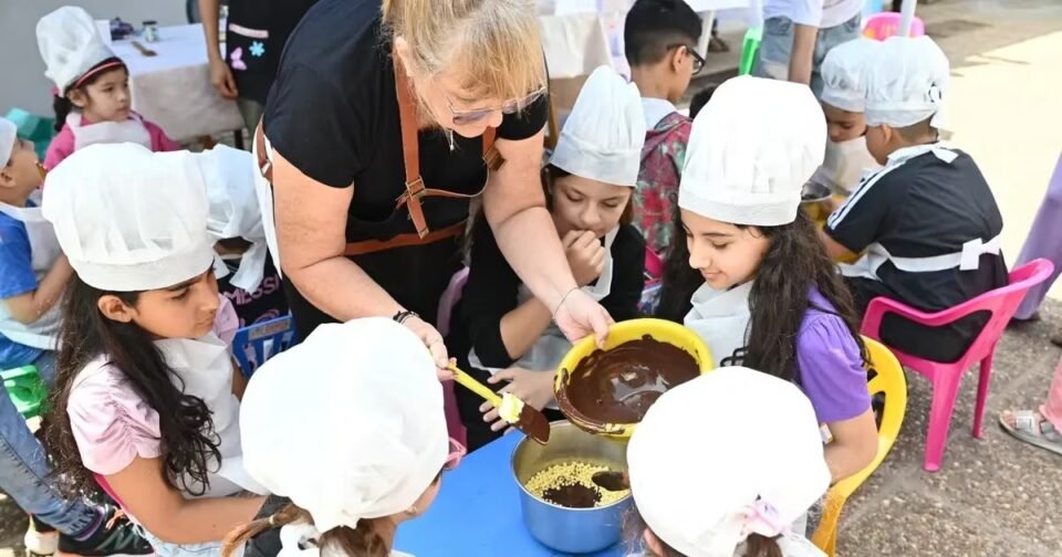 Pacientes diabéticos del Hospital Infantil escribieron un libro con recetas de cocina