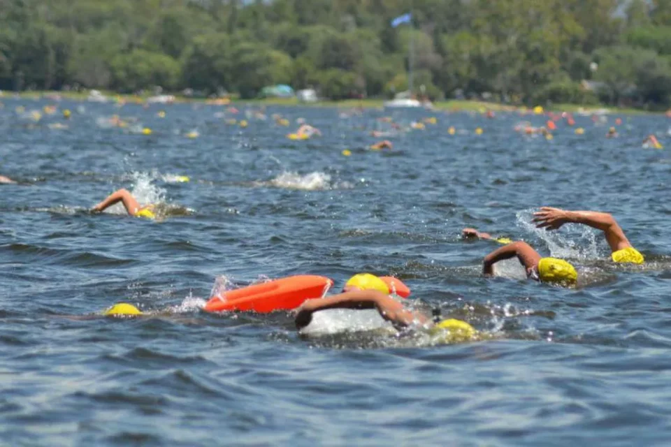 Ya podés inscribirte al Cruce del Lago 2024 en Villa Rumipal