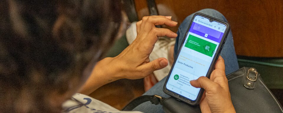 “Agenda de oficios”, la plataforma de la UNC para contratar a egresados de su Escuela de Oficios