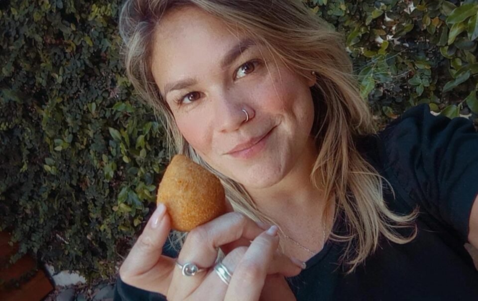 Es brasilera y llegó a Córdoba para ser la embajadora de “Coxinhas”