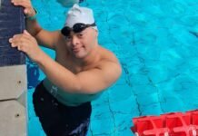 Braian es mozo y nadador, y recauda fondos para viajar a los Juegos Mundiales de Turquía