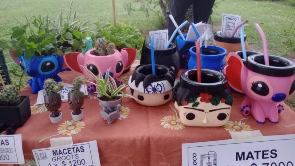A pesar de su discapacidad, Manuel creó su propio negocio de impresiones 3D