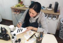 Restauración de Zapatillas: El Arte de “Chiky” en su Clínica de Sneakers