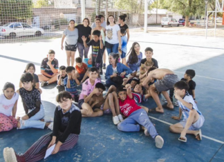 Taller de música e instrumentos ecosustentables en el Polideportivo Social Sargento Cabral