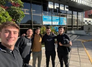 Alumnos cordobeses buscan fondos para participar de una competencia nacional de autos eléctricos