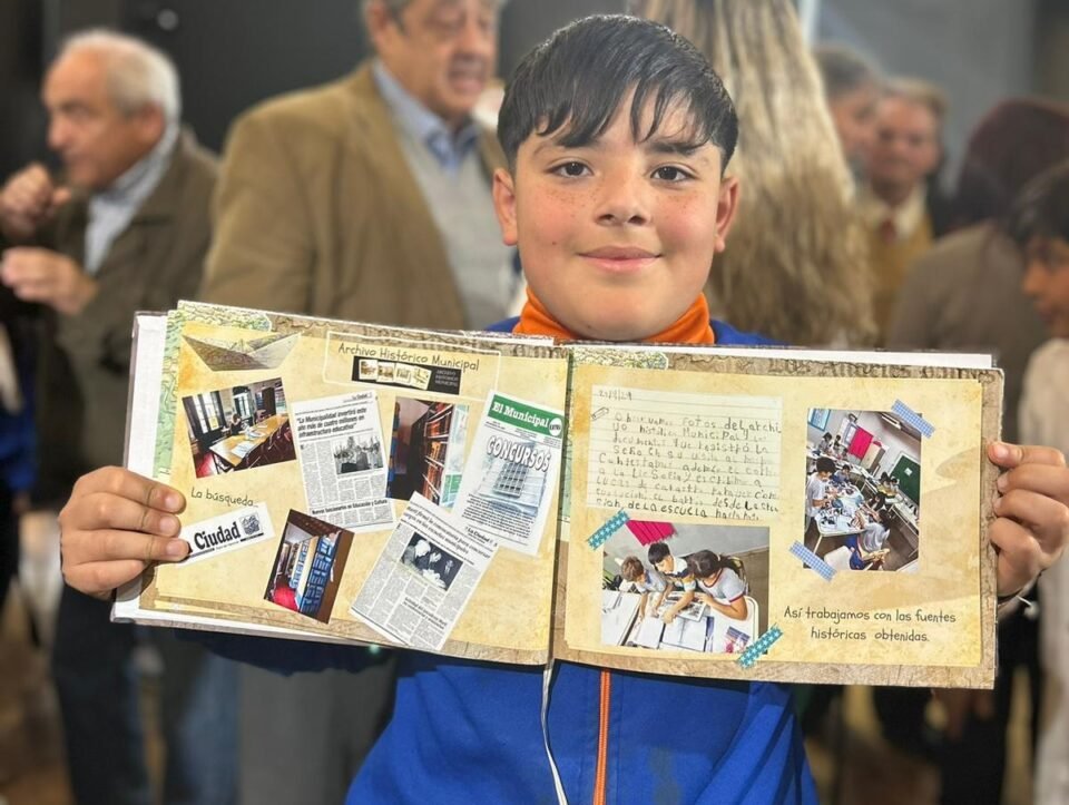 Alumnos de 5° Grado escribieron un libro por los 40 años de la escuela Dr. Raúl Victorino Martínez