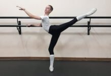 Es bailarín, tiene 18 años y organiza una colecta para viajar a bailar a Alemania