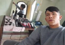 Tiene 20 años y corta el pelo gratis a chicos y grandes sin recursos