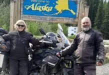Una pareja de cordobeses unió Argentina con Alaska en moto