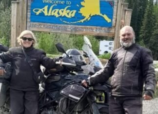 Una pareja de cordobeses unió Argentina con Alaska en moto
