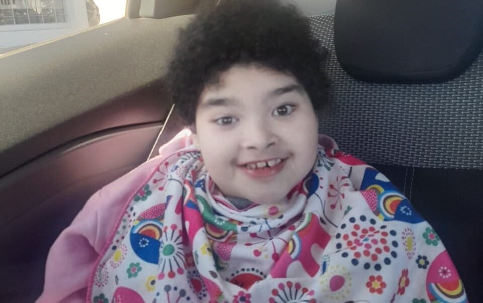 “Cami” tiene parálisis cerebral y necesita viajar a México para realizarse un tratamiento