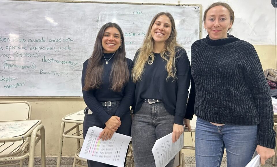 Junto a los Referentes Judiciales, en el IPEM 92 de B° Argüello reflexionaron sobre el ciberbullying